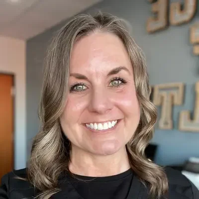 Chiropractic-Overland-Park-KS-Carrie-Schmidt-Staff